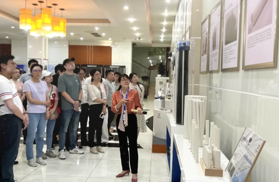 0606b pg国际-不凡成就非凡,相信品牌的力量