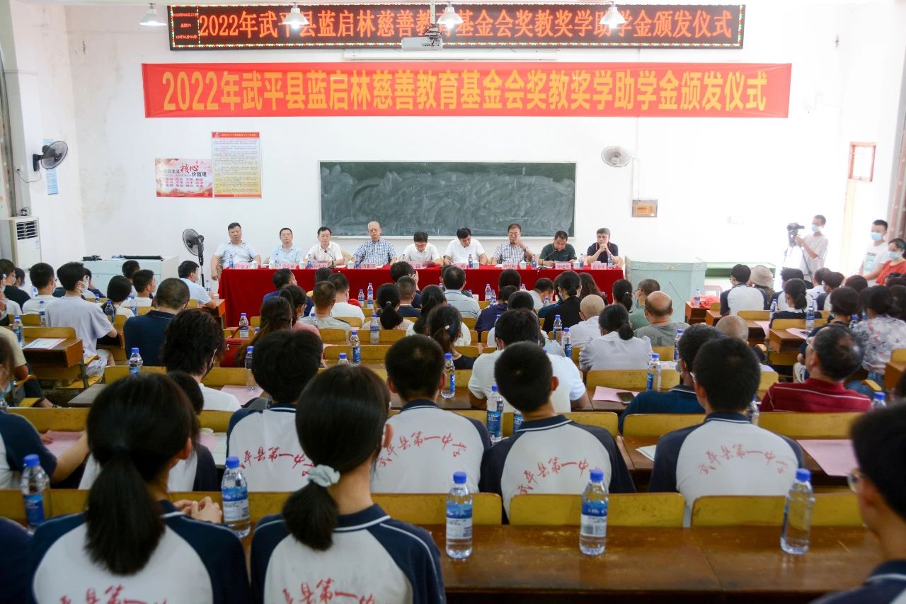111111-8 pg国际-不凡成就非凡,相信品牌的力量